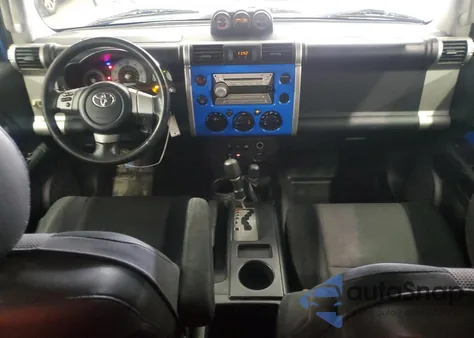 2007 Toyota Fj Cruiser z USA, uszkodzony, nr VIN JTEBU11F270018320